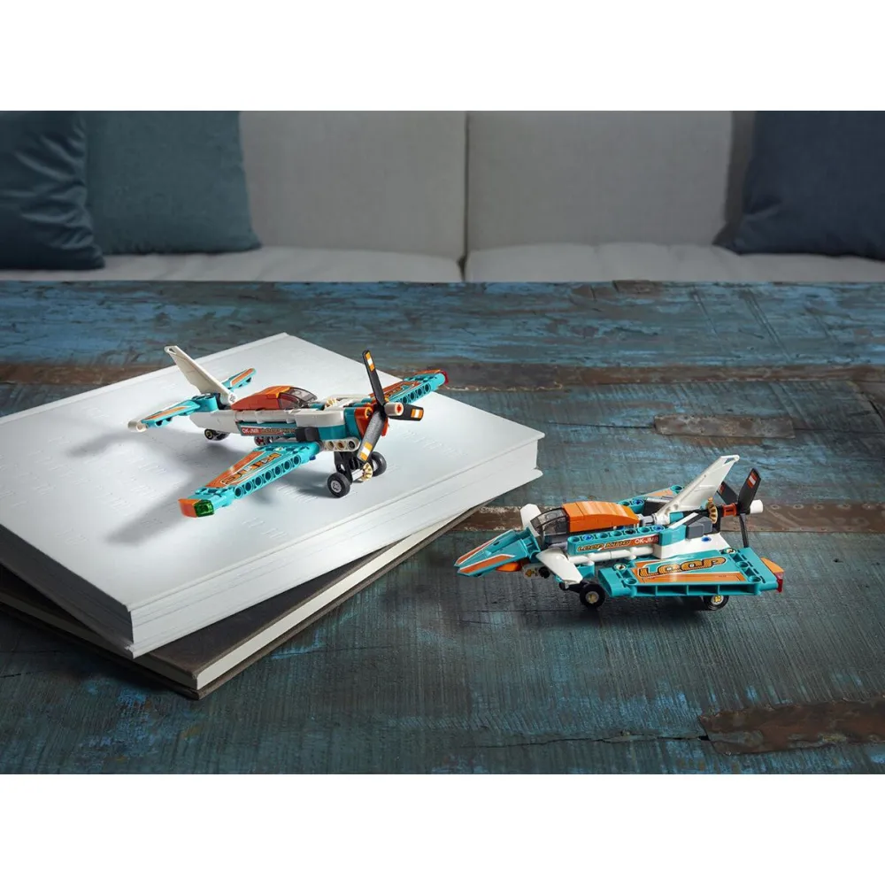 lego_gonochnyy_samolet_technic_42117_7