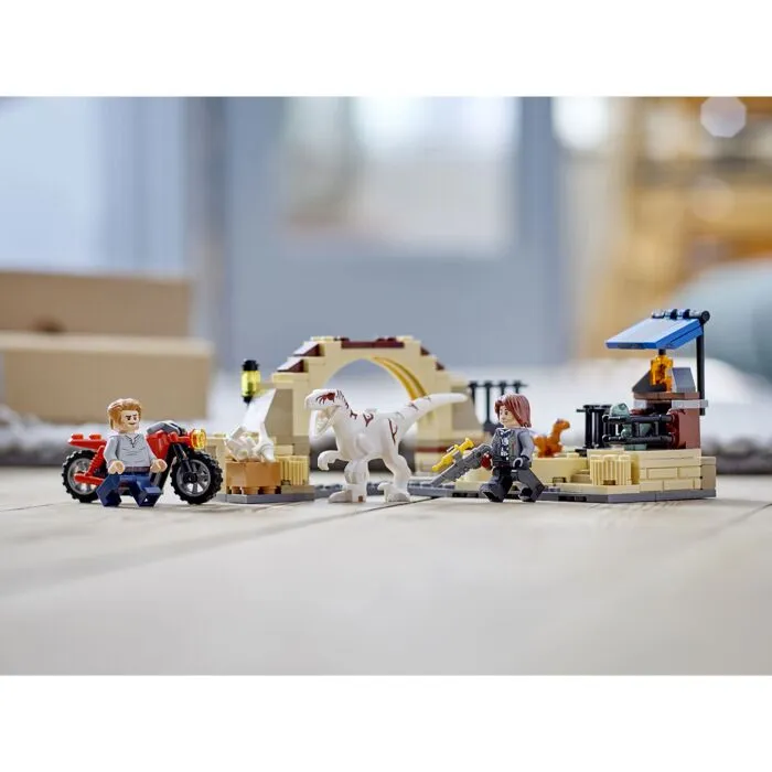 lego_atrociraptor_pogonya_na_motocikle_jurassic_world_76945 (7)