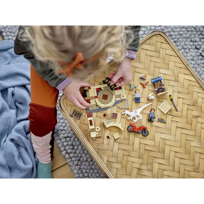 lego_atrociraptor_pogonya_na_motocikle_jurassic_world_76945 (6)