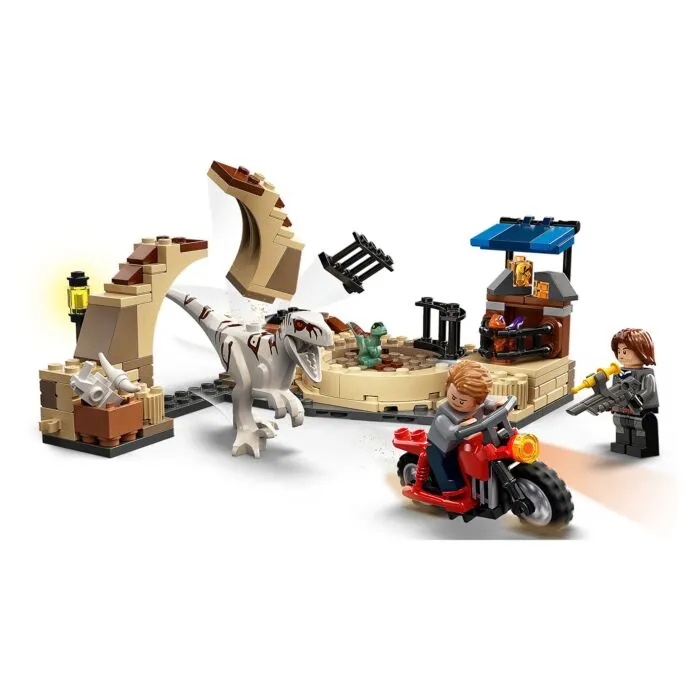 lego_atrociraptor_pogonya_na_motocikle_jurassic_world_76945 (1)