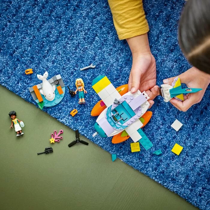 lego_morskoy_spasatelnyy_samolet_friends_41752_4